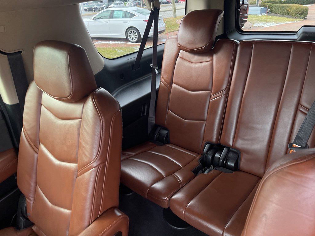 Used 2019 Cadillac Escalade ESV Luxury w/ LPO, Escalade Noir Package image 32