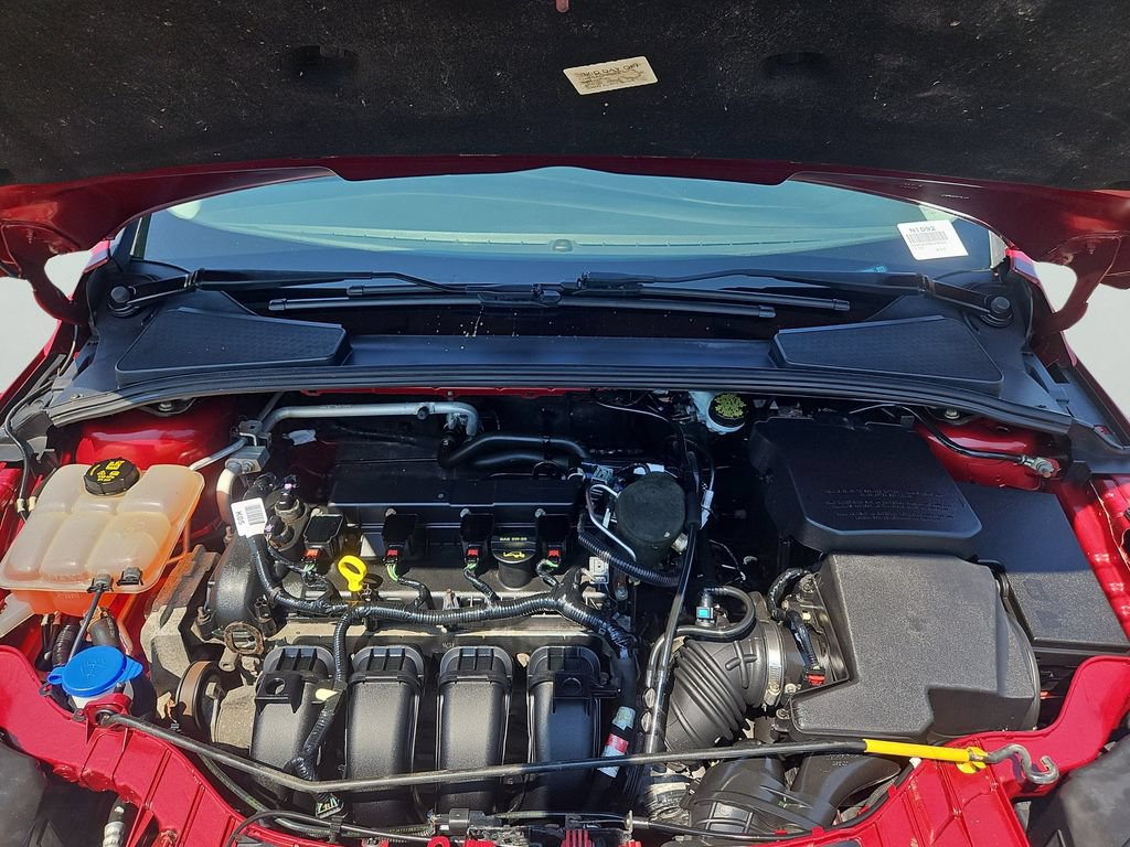 Used 2014 Ford Focus SE w/ Equipment Group 201A FWD image 29