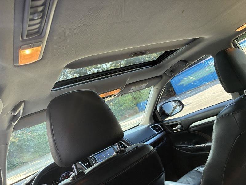 Used 2016 Toyota Highlander XLE FWD image 31