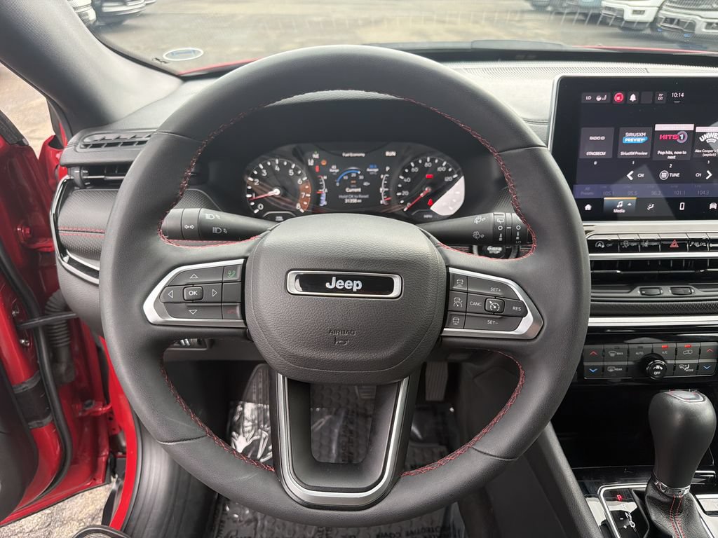Used 2023 Jeep Compass Trailhawk w/ Trailhawk Convenience Group AWD/4WD image 21