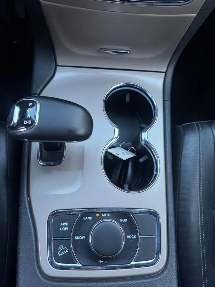 Used 2015 Jeep Grand Cherokee Limited image 29