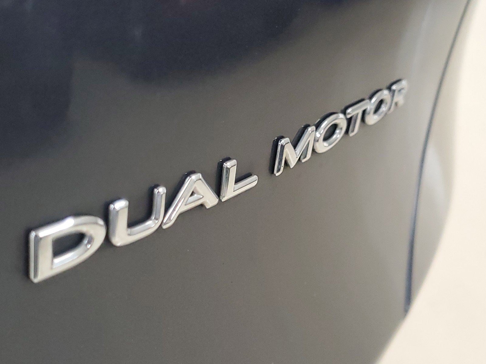 Used 2022 Tesla Model Y Long Range AWD/4WD image 9