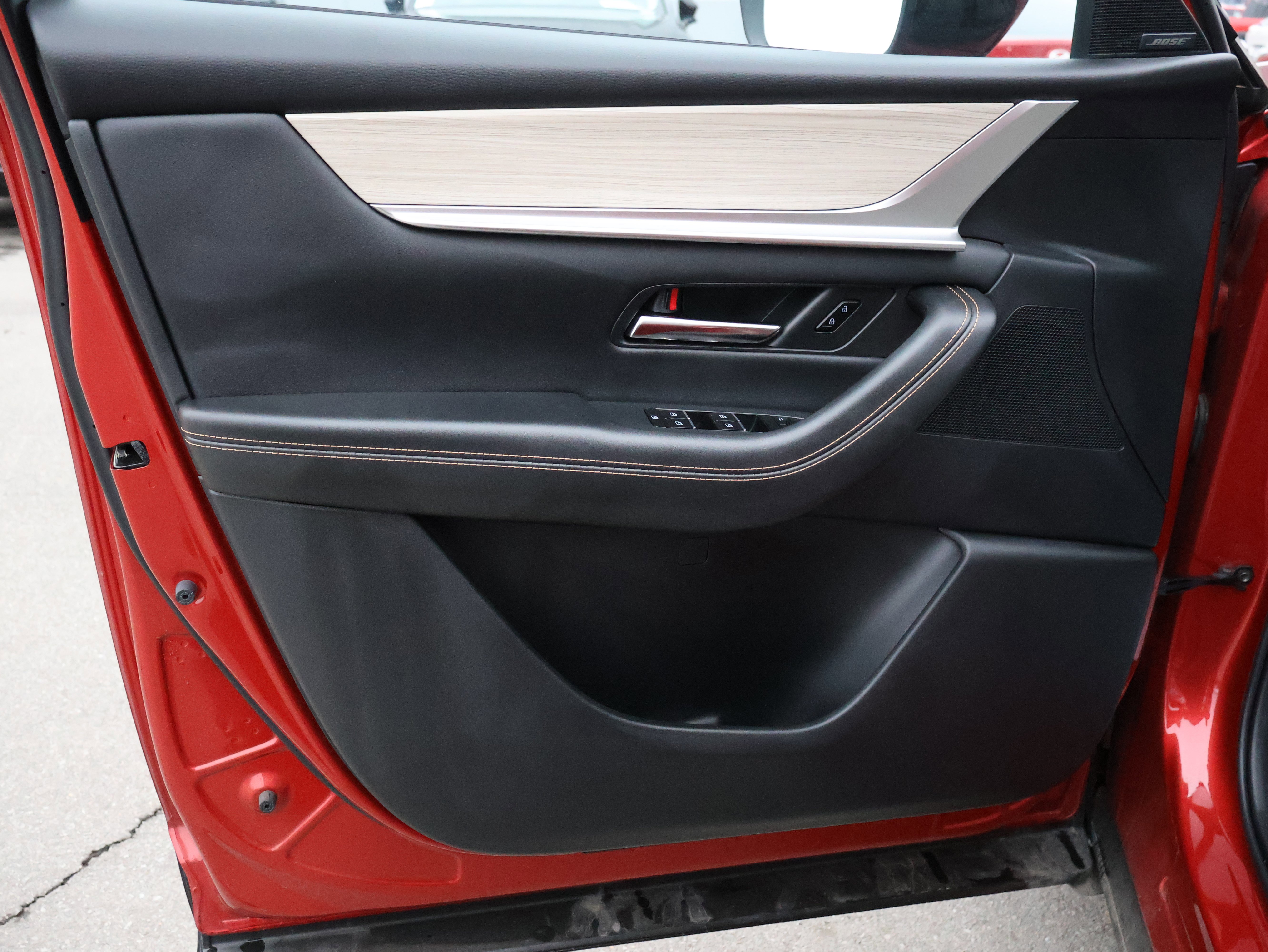 Used 2025 MAZDA CX-70 Plug-In Hybrid w/ Premium Pkg image 23