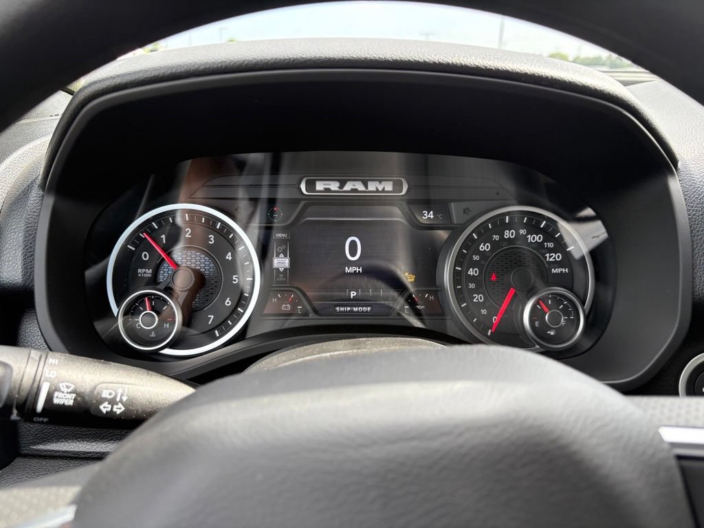 New 2026 RAM 1500 Express AWD/4WD image 16