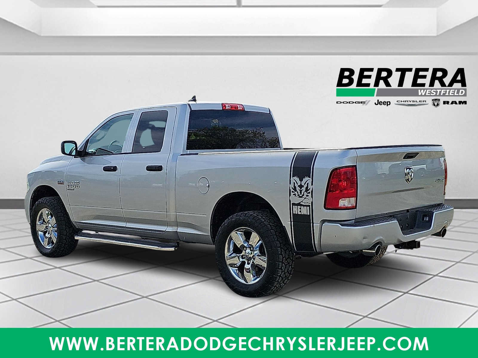 Used 2019 RAM 1500 Express w/ Express Value Package AWD/4WD image 4