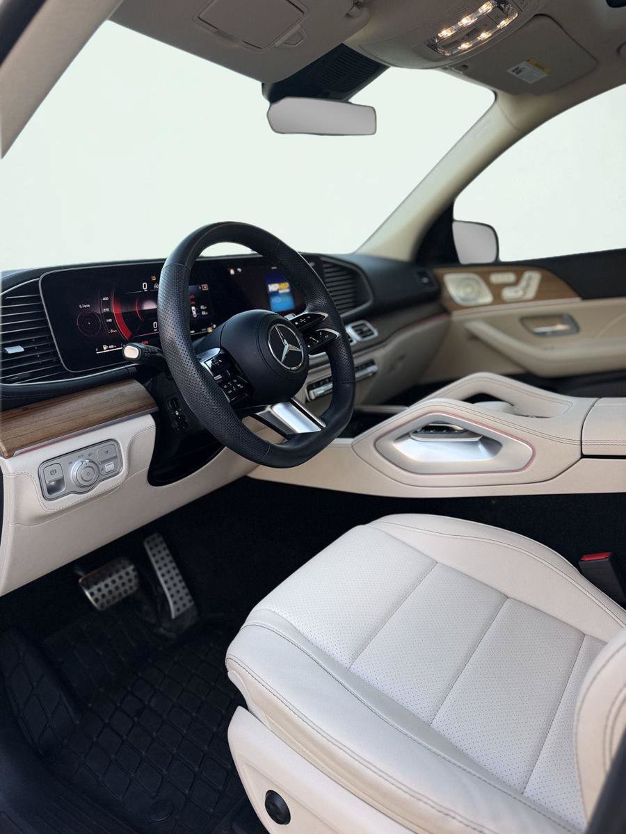 Used 2024 Mercedes-Benz GLS 450 4MATIC image 9