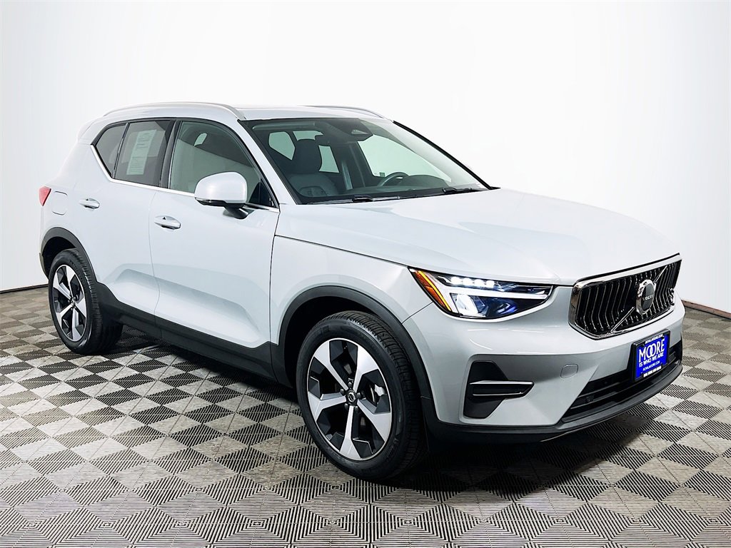 Used 2025 Volvo XC40 B5 Core w/ Protection Package Premier