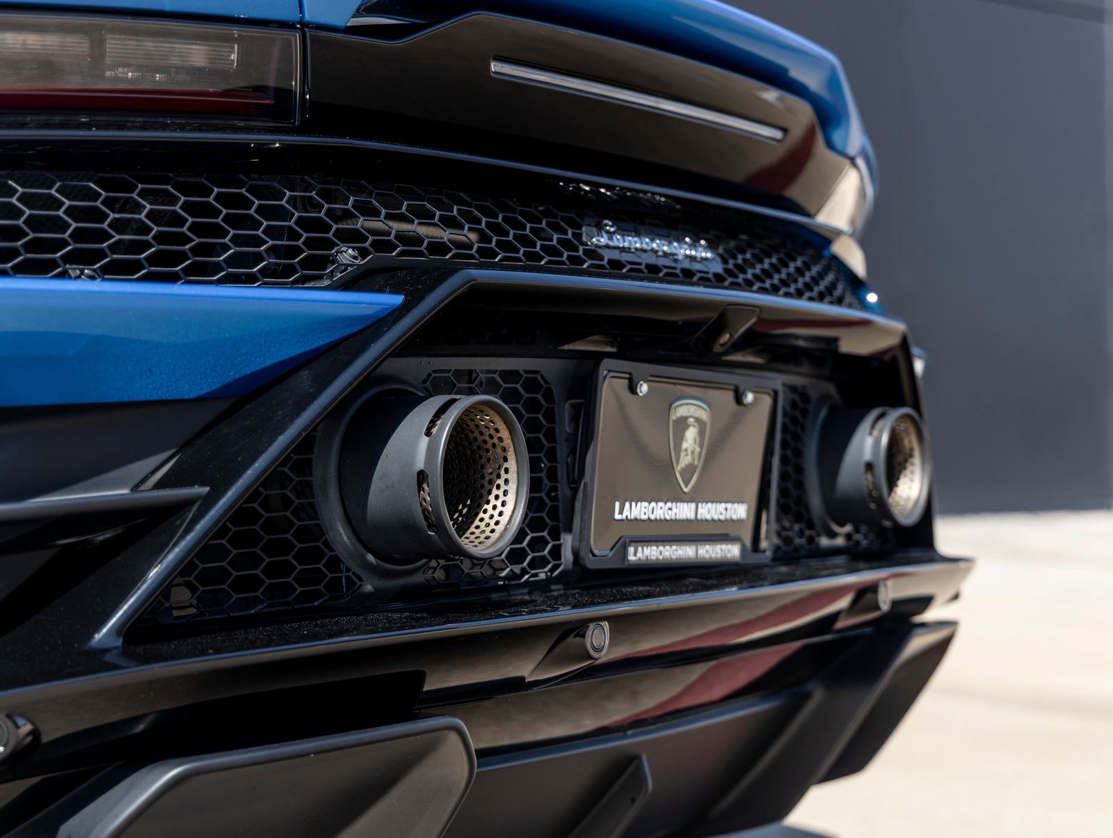 Used 2020 Lamborghini Huracan EVO image 14