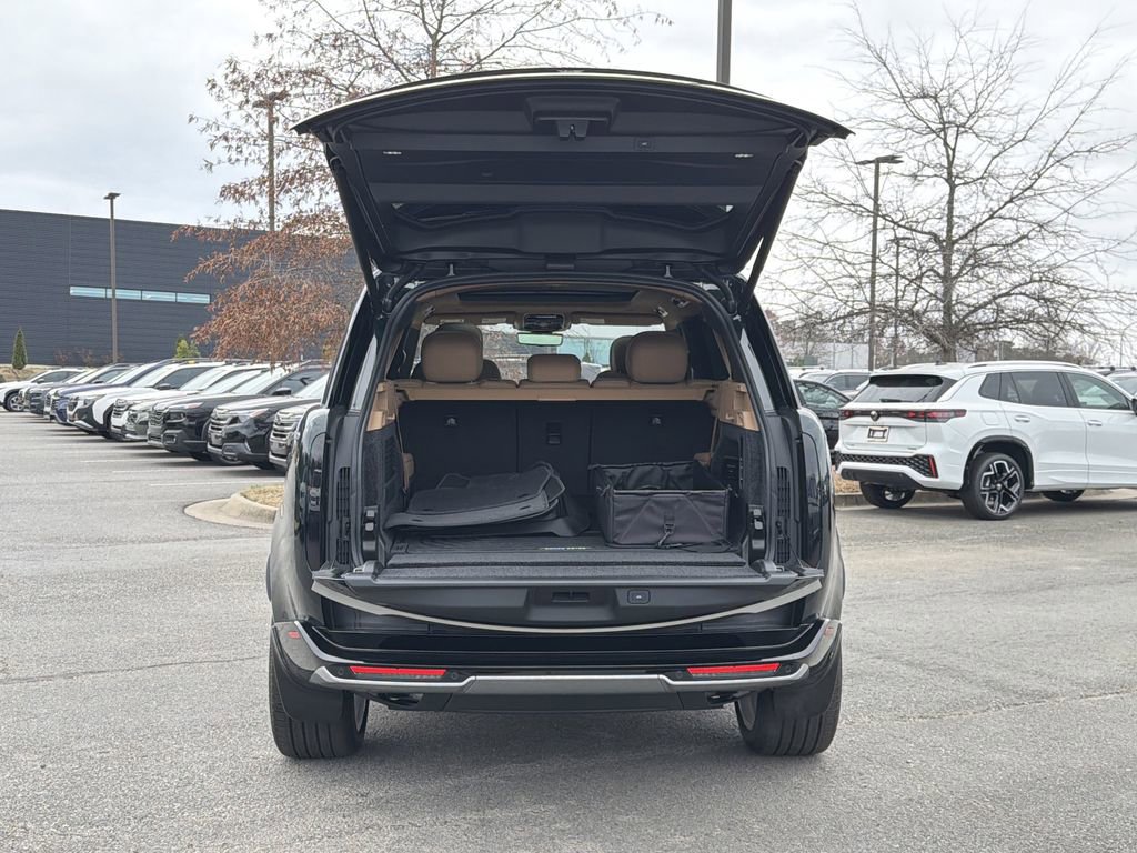 New 2026 Land Rover Range Rover Long Wheelbase SE AWD/4WD image 12