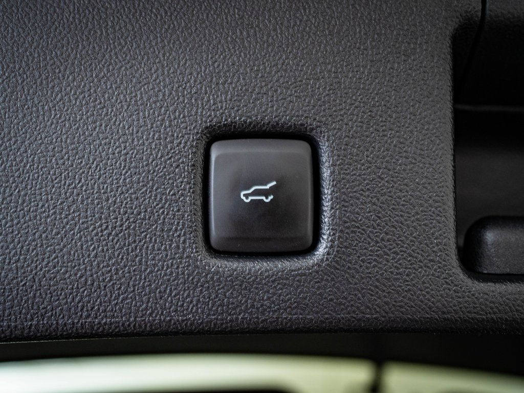 Used 2024 Ford Escape SE w/ Class II Trailer Tow Package image 20