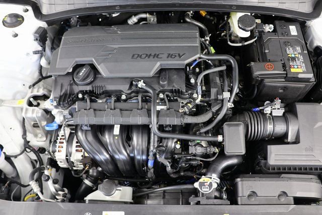 Used 2025 Hyundai Elantra Sport FWD image 23