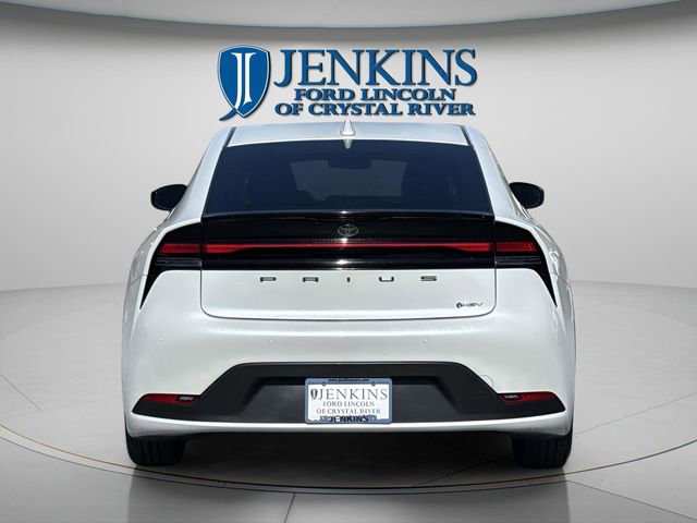 Used 2024 Toyota Prius LE image 10