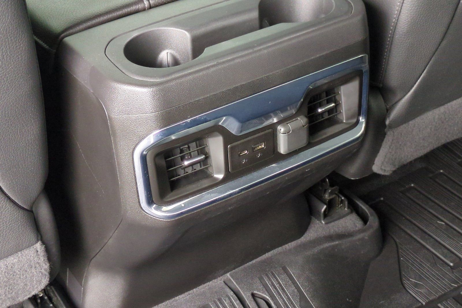 Used 2022 GMC Sierra 3500 Denali AWD/4WD image 40