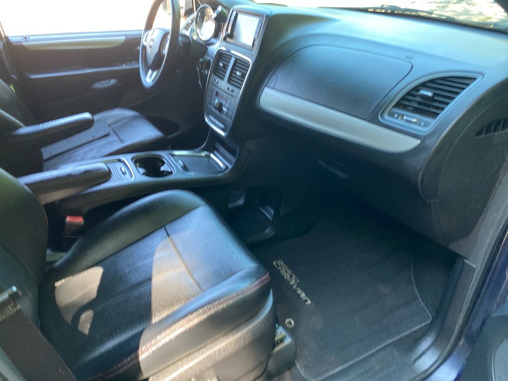 Used 2016 Dodge Grand Caravan R/T FWD image 20