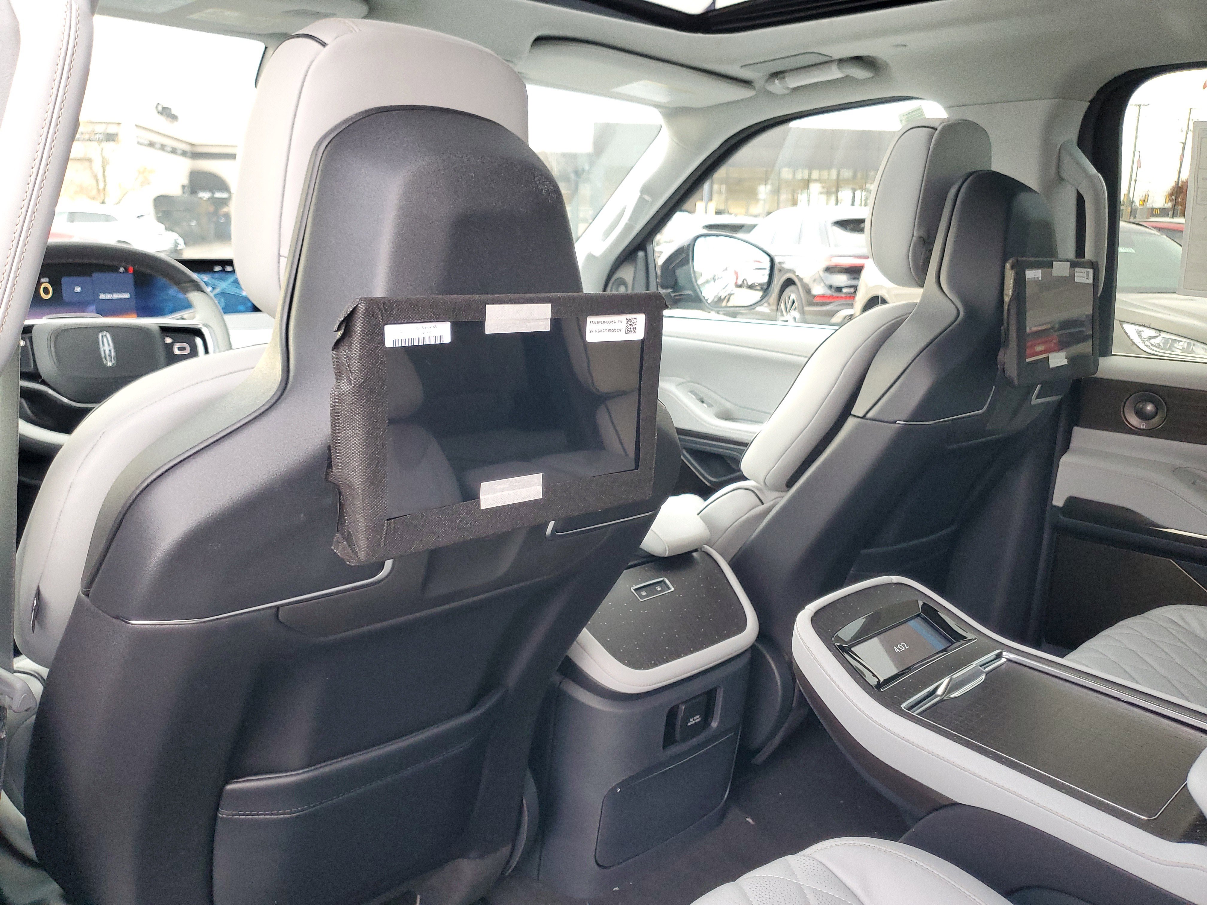 New 2025 Lincoln Navigator L Black Label image 28