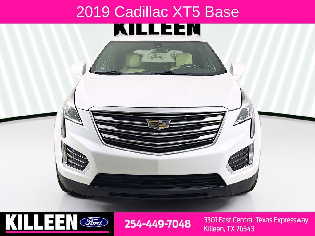 Used 2019 Cadillac XT5 FWD image 2