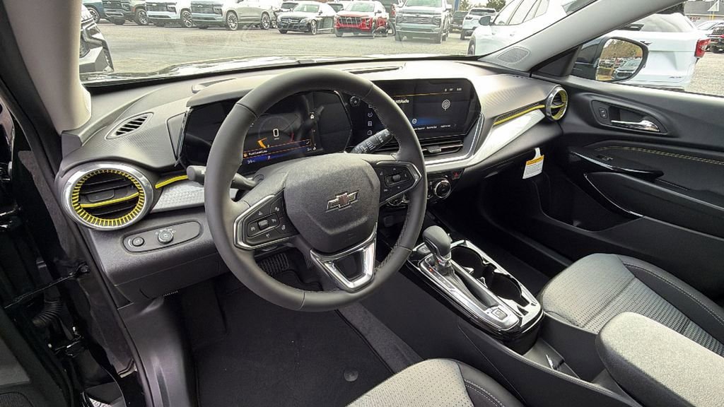New 2026 Chevrolet Trax LT w/ Driver Confidence Package image 18