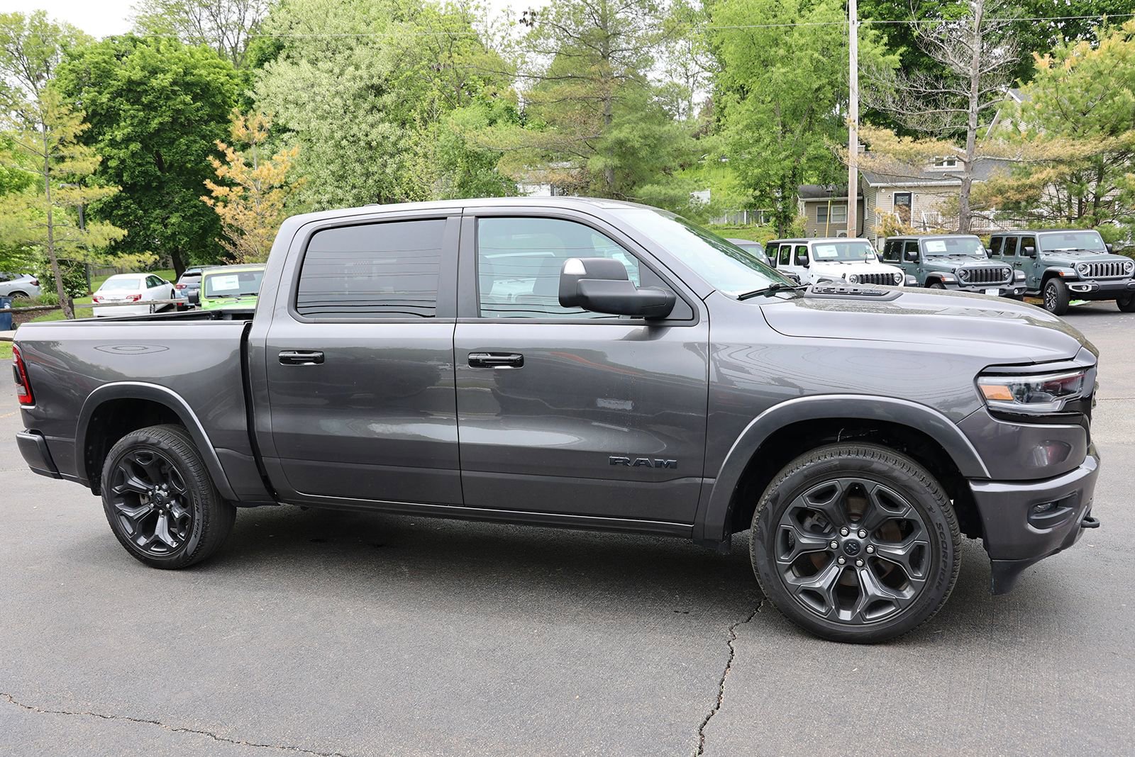 Used 2024 RAM 1500 Limited w/ Night Edition AWD/4WD image 8
