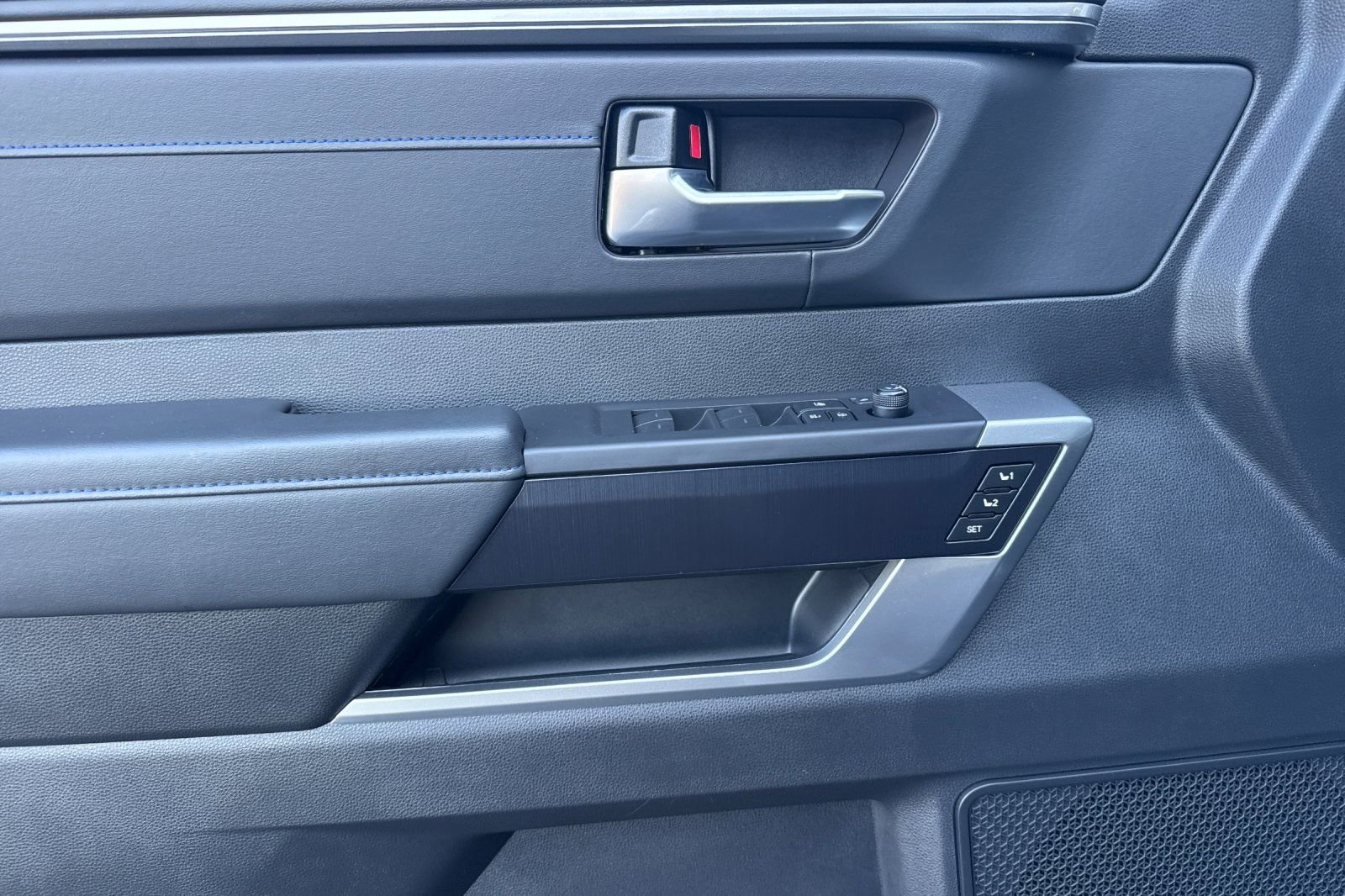 Used 2024 Toyota Tundra Platinum image 12