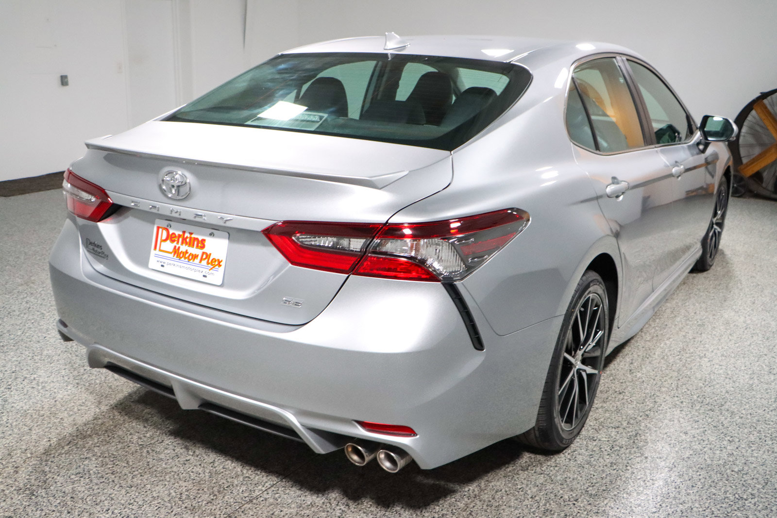 Used 2024 Toyota Camry SE image 7