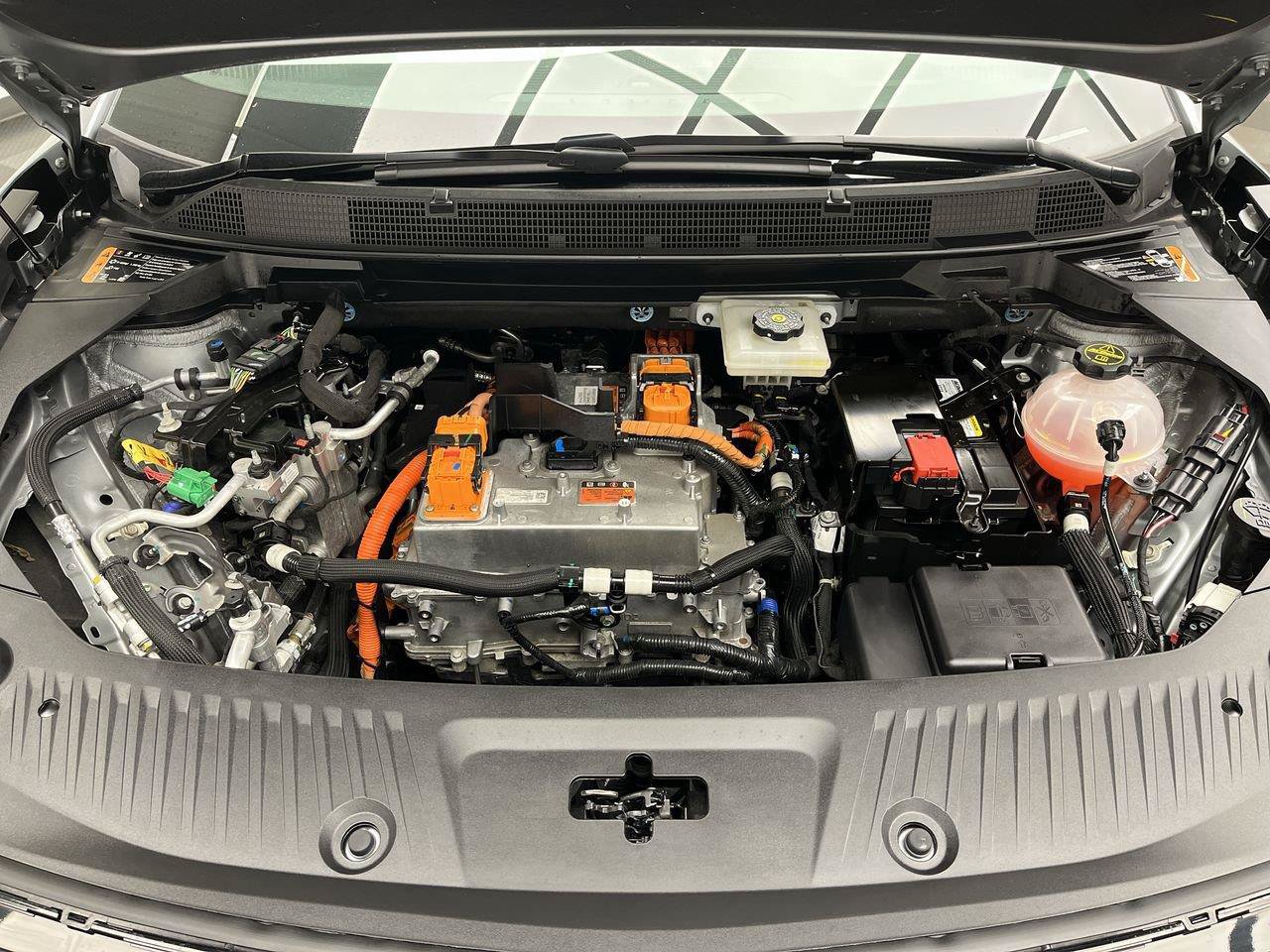 Certified 2024 Chevrolet Equinox EV LT AWD/4WD image 2