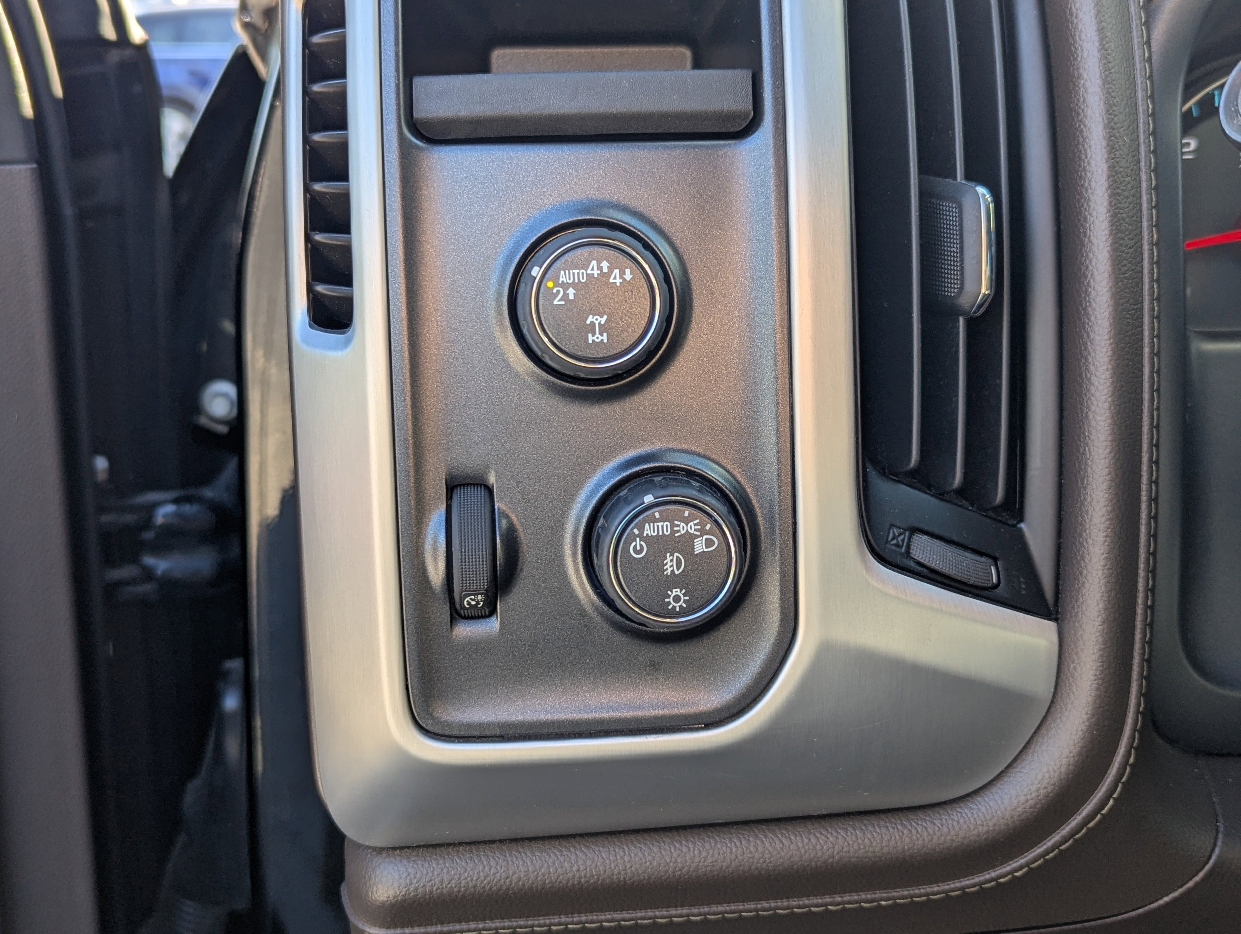 Used 2018 GMC Sierra 1500 SLT w/ SLT Premium Package image 18