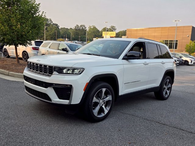 New 2026 Jeep Grand Cherokee Limited w/ Luxury Tech Group II RWD image 3