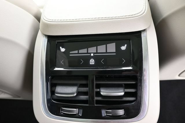 Used 2023 Volvo XC90 B6 Ultimate w/ Protection Package AWD/4WD image 35