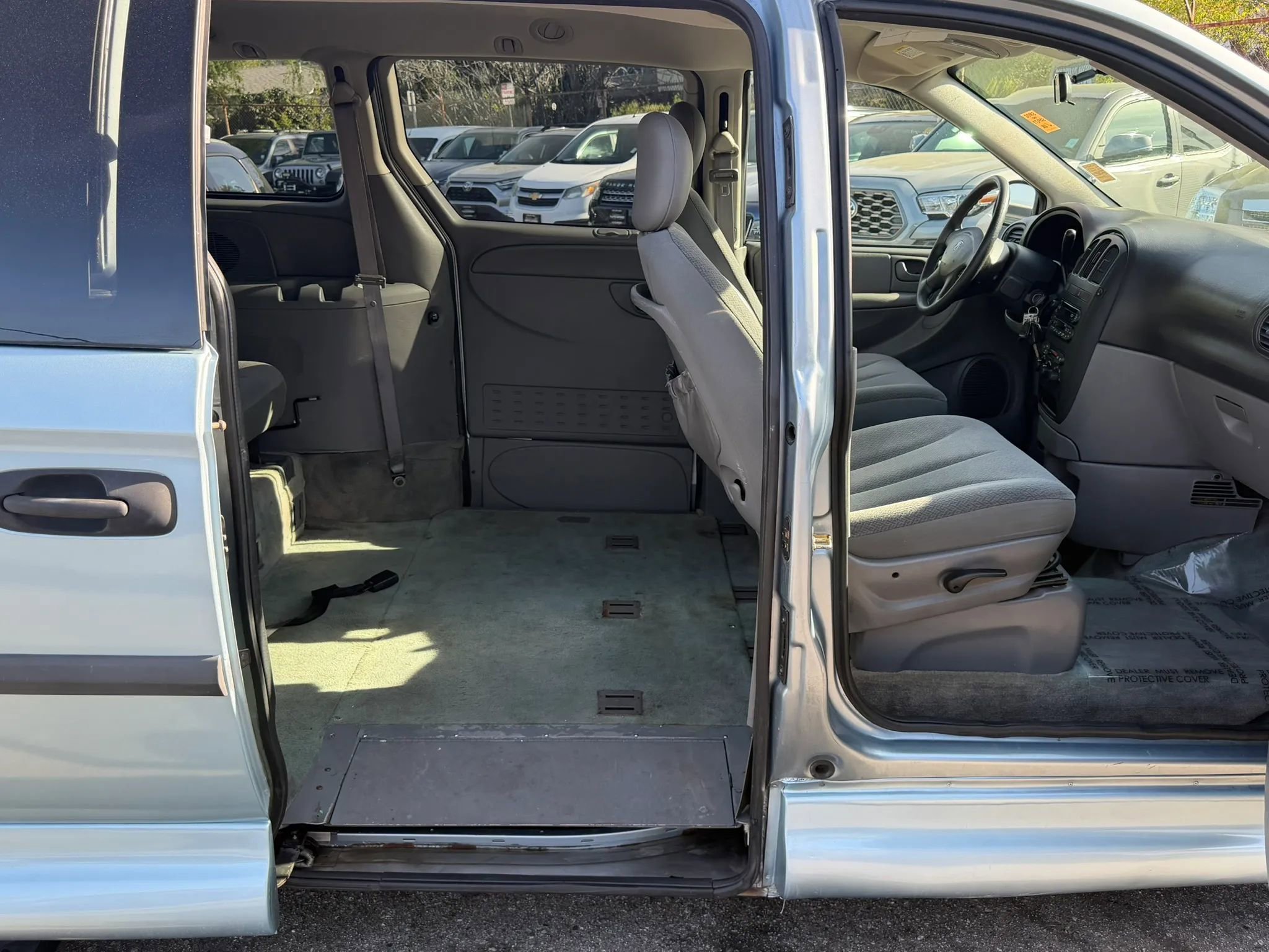 Used 2005 Dodge Grand Caravan SE w/ Popular Equipment Group I FWD image 9