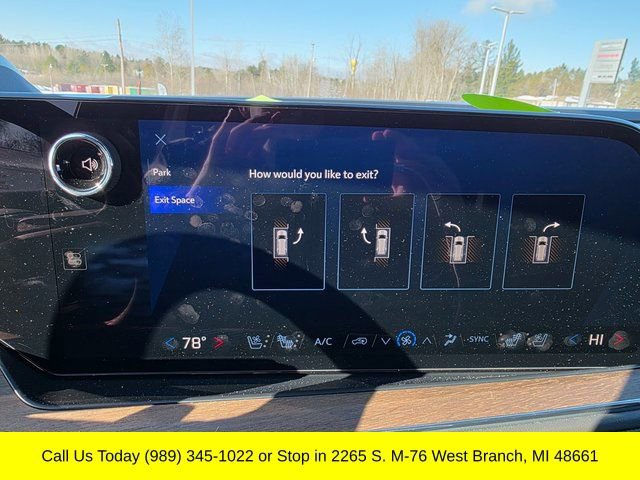 Used 2025 Chevrolet Tahoe High Country image 38