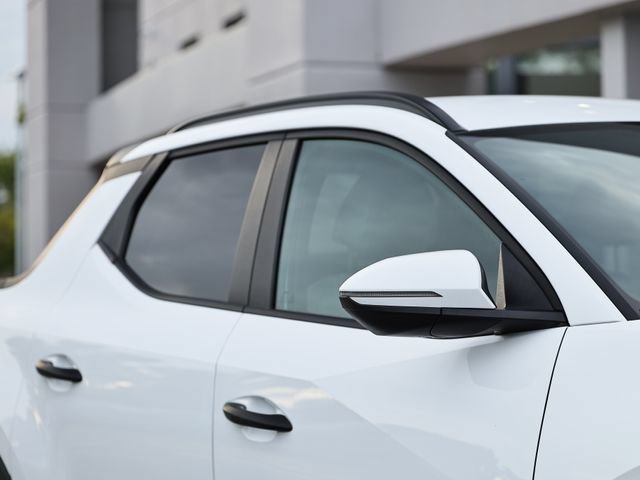 Used 2025 Hyundai Santa Cruz SEL FWD image 3