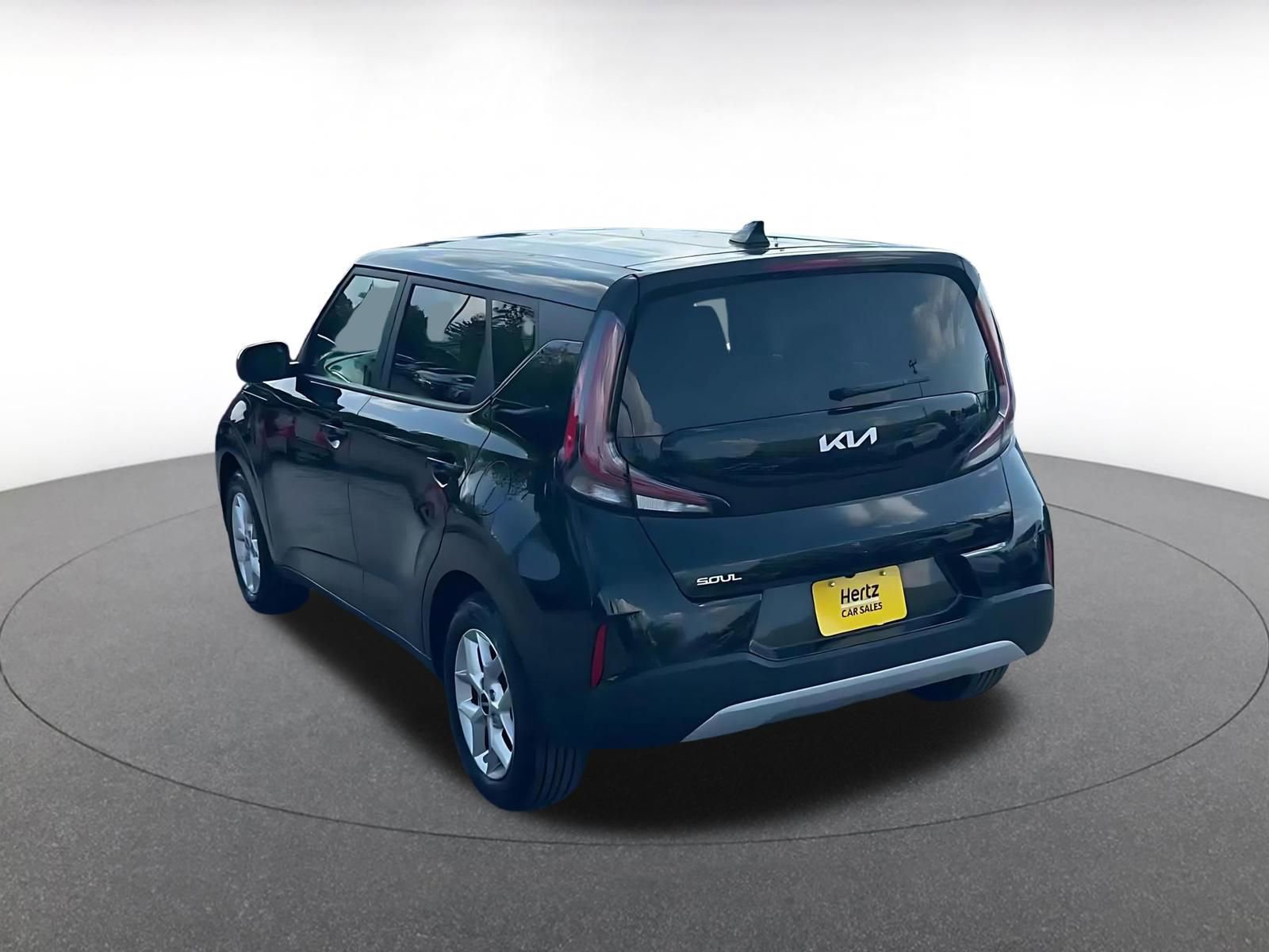 Used 2025 Kia Soul LX w/ LX Technology Package FWD image 11