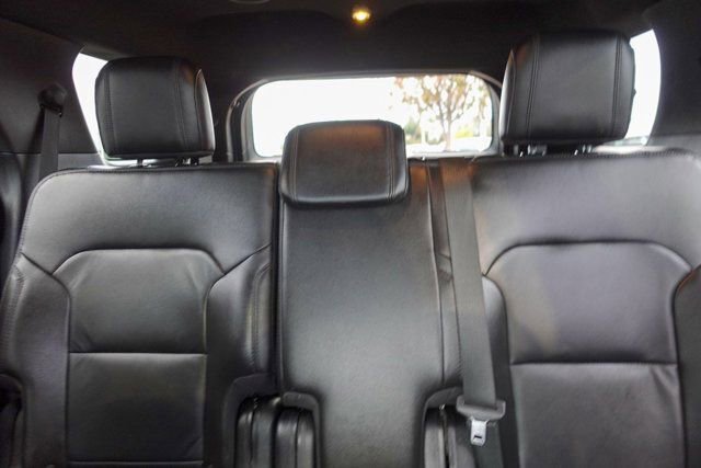 Used 2018 Ford Explorer XLT w/ Equipment Group 202A image 16