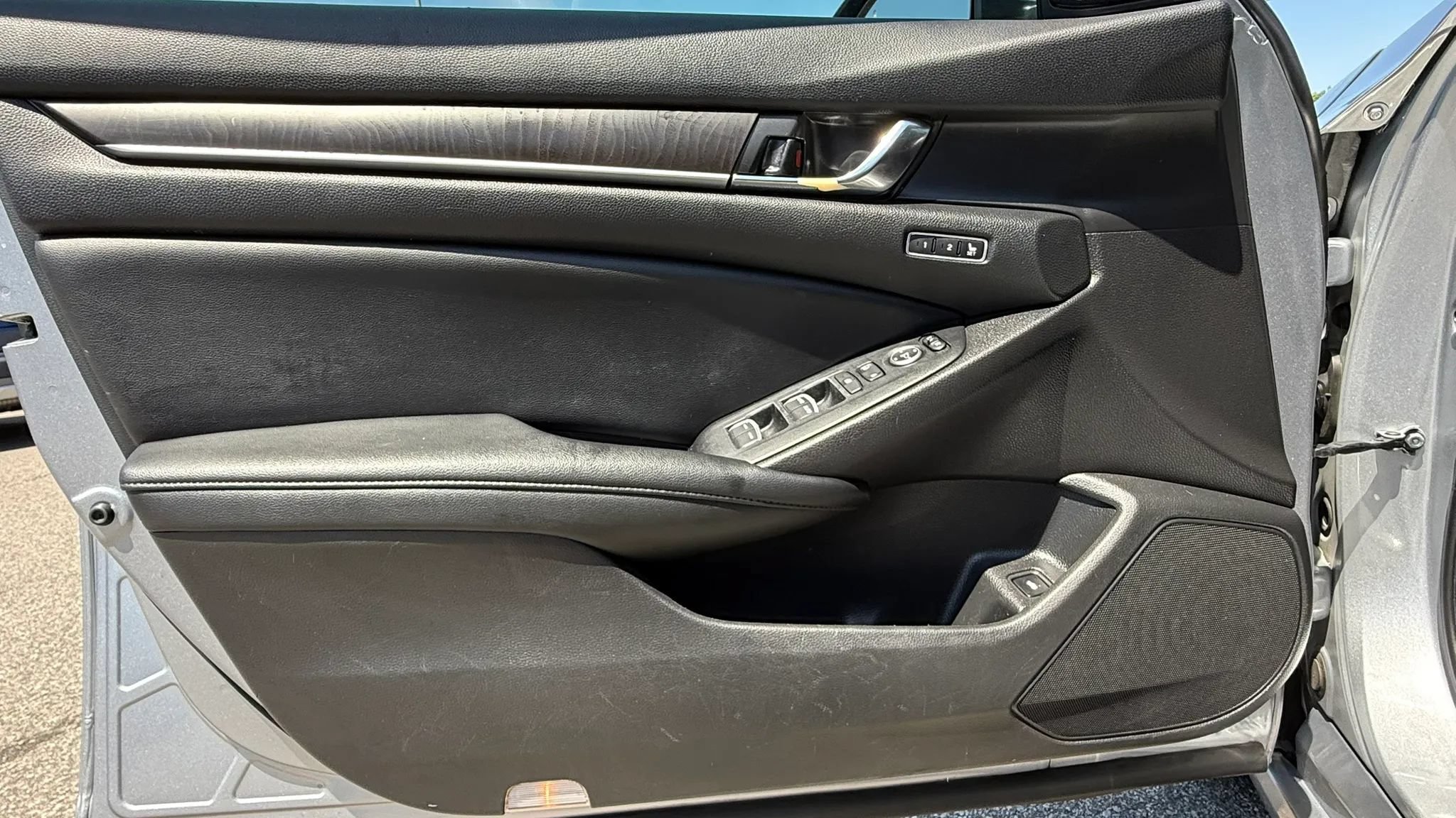 Used 2021 Honda Accord EX-L image 10