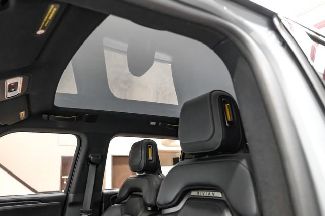 Used 2025 Rivian R1S Adventure AWD/4WD image 4