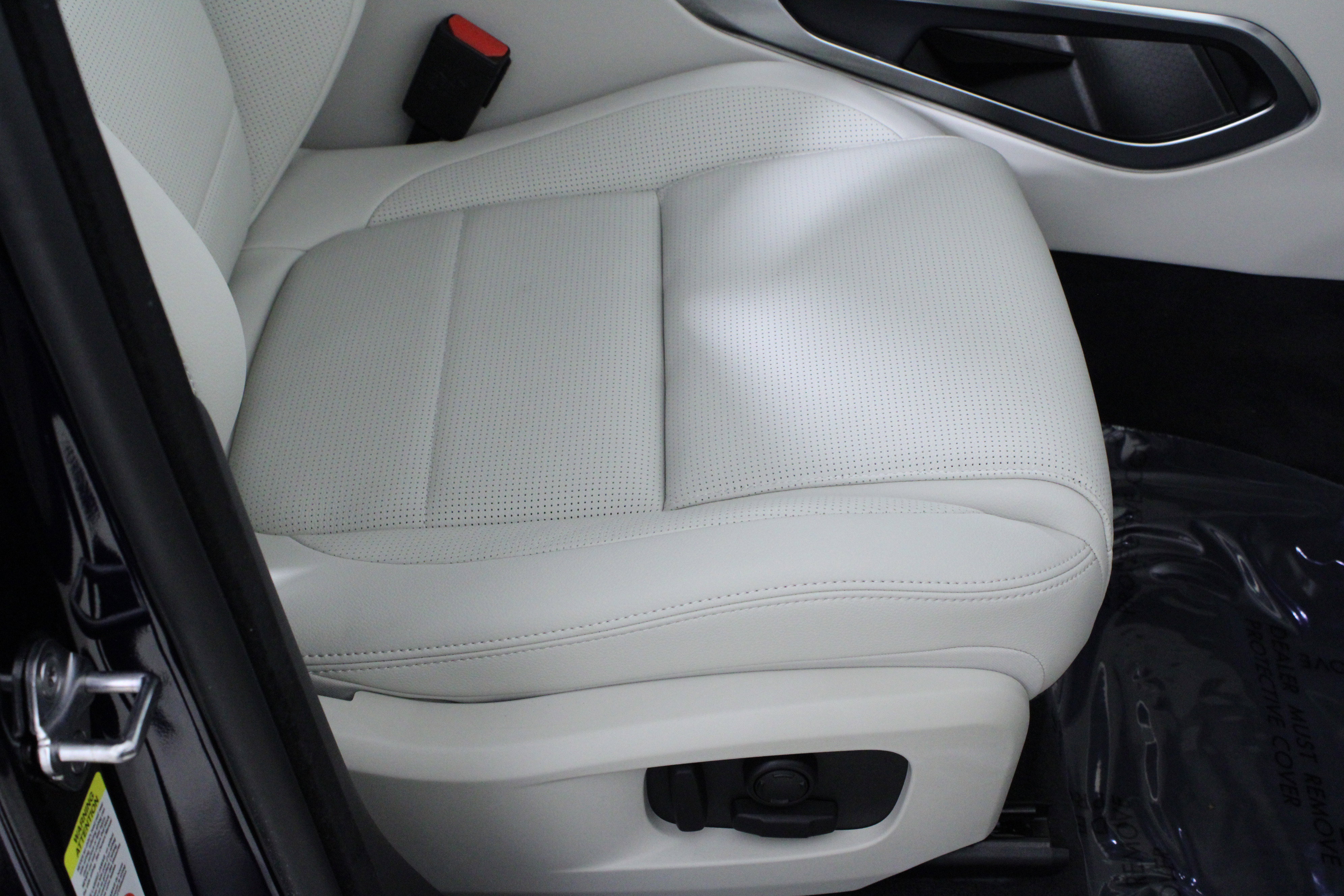 Used 2025 Jaguar F-PACE R-Dynamic S image 16