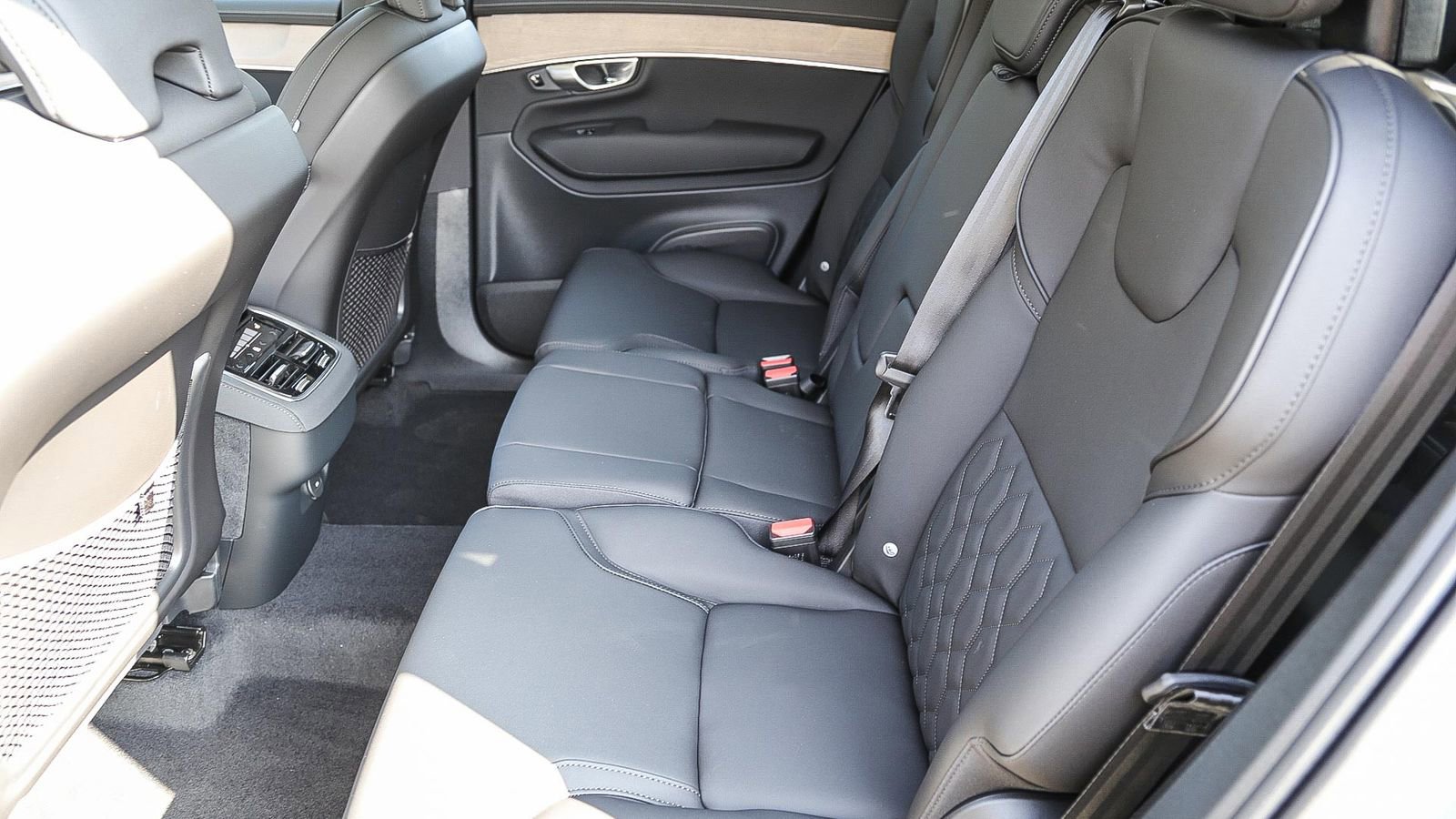 Used 2025 Volvo XC90 B6 Plus w/ Protection Package Premier AWD/4WD image 21