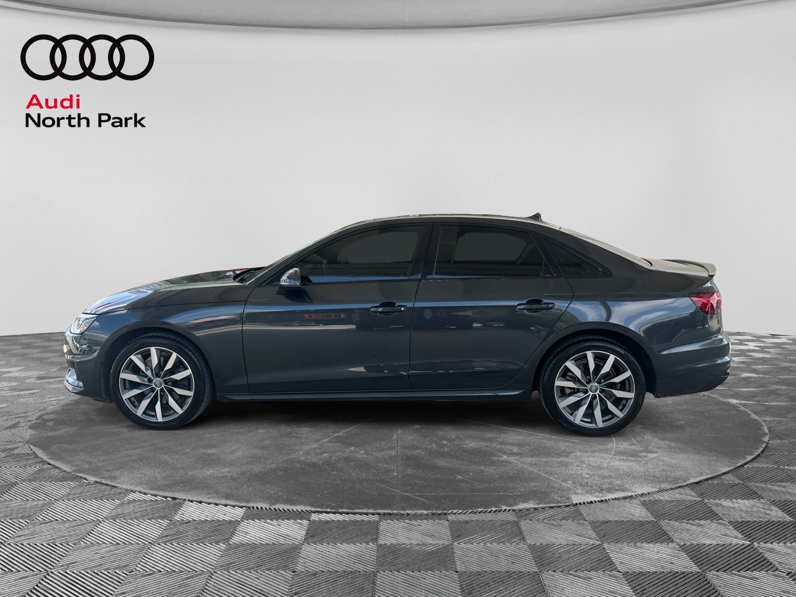 Used 2020 Audi A4 2.0T Premium Plus w/ Premium Plus Package FWD image 2