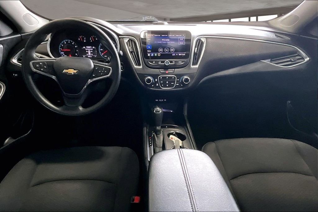 Used 2019 Chevrolet Malibu LT image 17