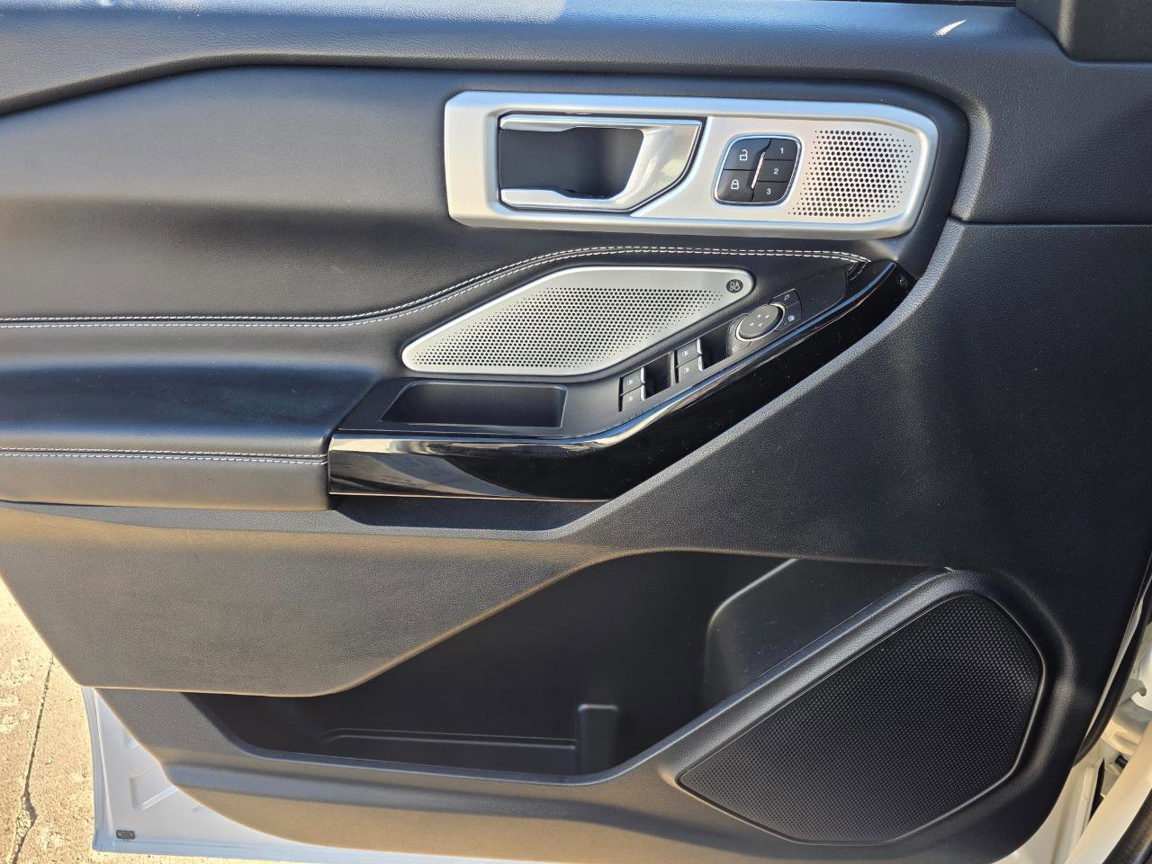 Used 2022 Ford Explorer ST w/ ST Street Pack image 13