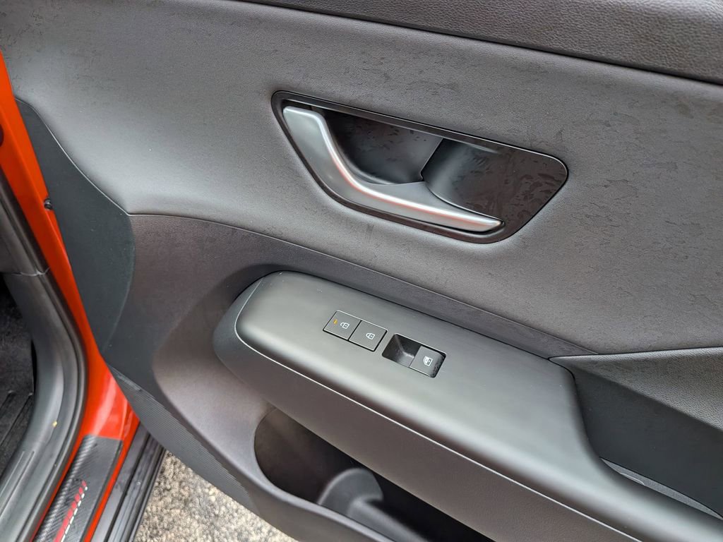 Used 2024 Hyundai Kona Limited image 29