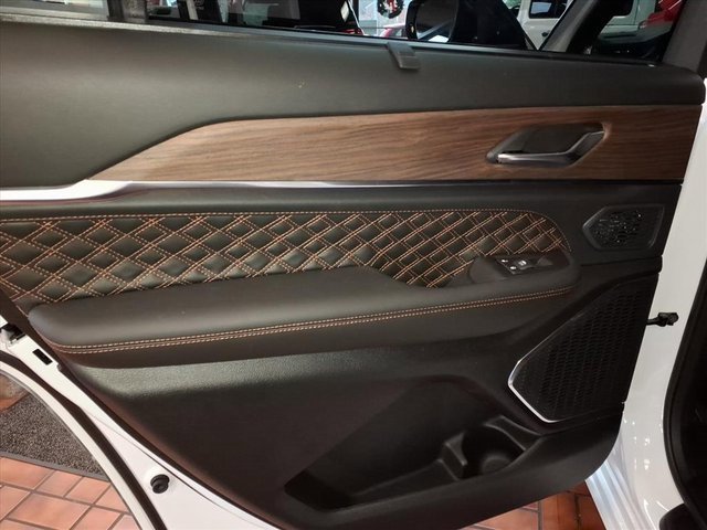 New 2025 Jeep Grand Cherokee L Summit image 11