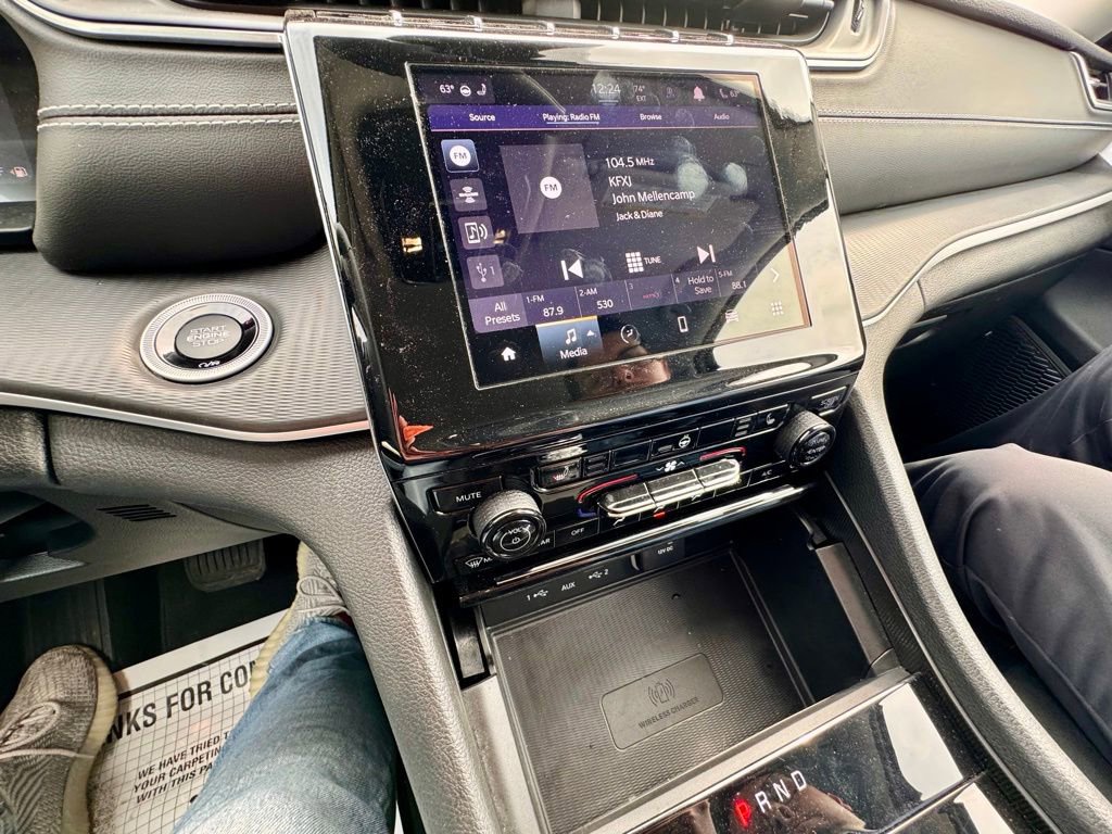 Used 2024 Jeep Grand Cherokee Laredo w/ Luxury Tech Group I image 13