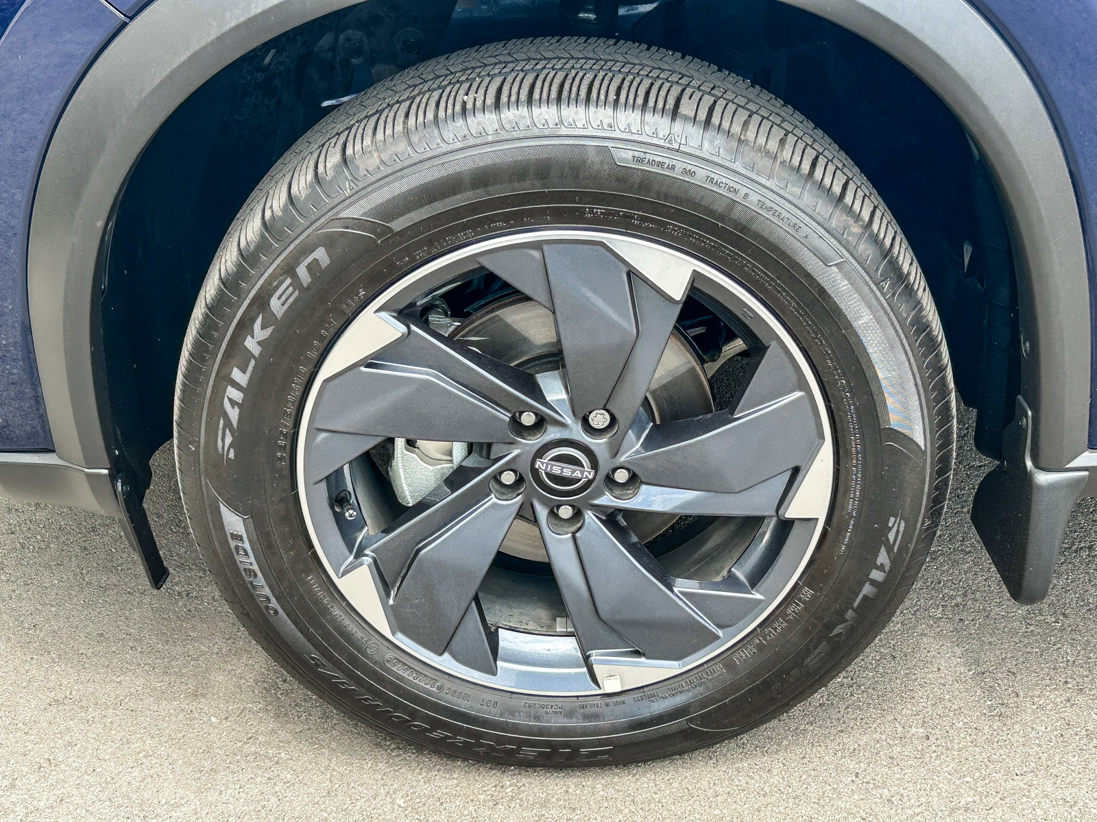 Used 2025 Nissan Rogue SV FWD image 10