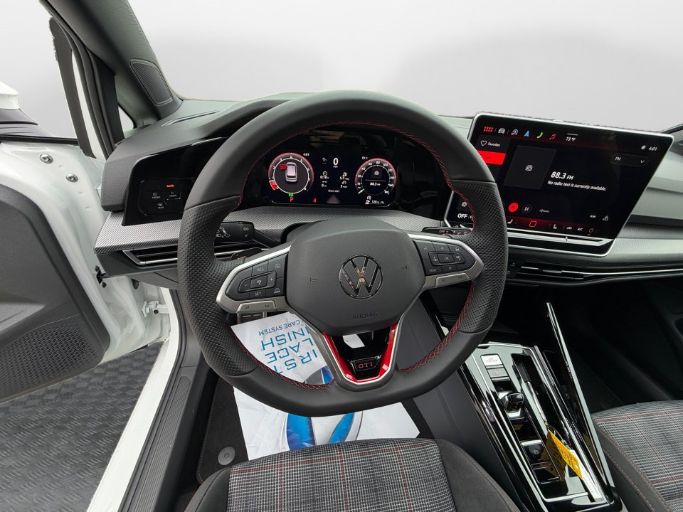 New 2026 Volkswagen Golf SE FWD image 10