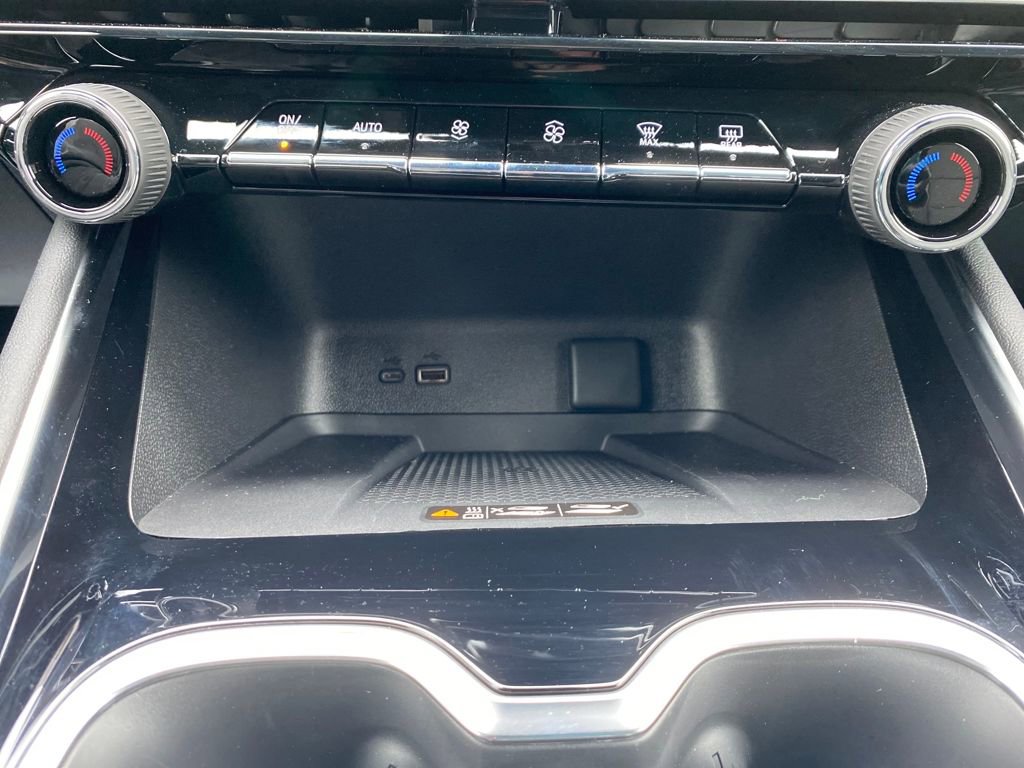 New 2026 Chevrolet Traverse LT w/ Sun and Wheel Package image 24