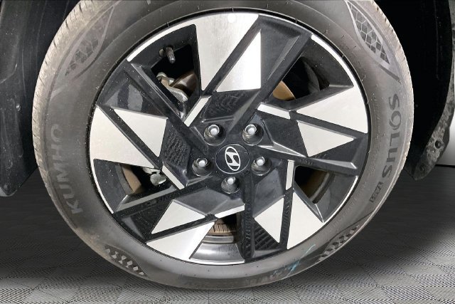 Used 2025 Hyundai Kona SEL FWD image 26