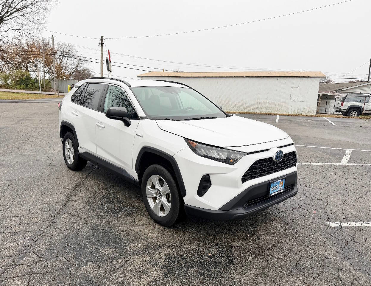 Used 2021 Toyota RAV4 LE image 3