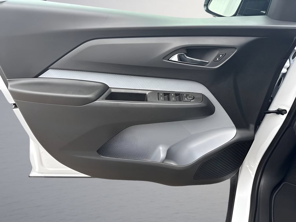 New 2027 Chevrolet Bolt LT FWD image 22
