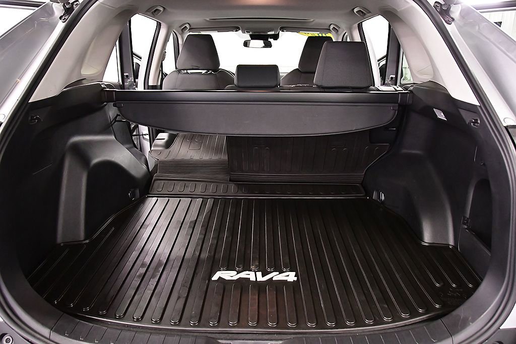 Used 2020 Toyota RAV4 XLE w/ Convenience Package AWD/4WD image 30